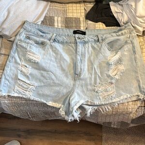 Forever 21+ Distressed Jean shorts size 18